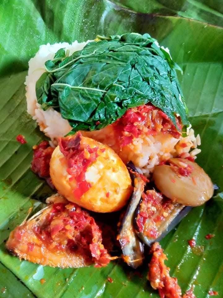 Nasi Tungkuih Daun
